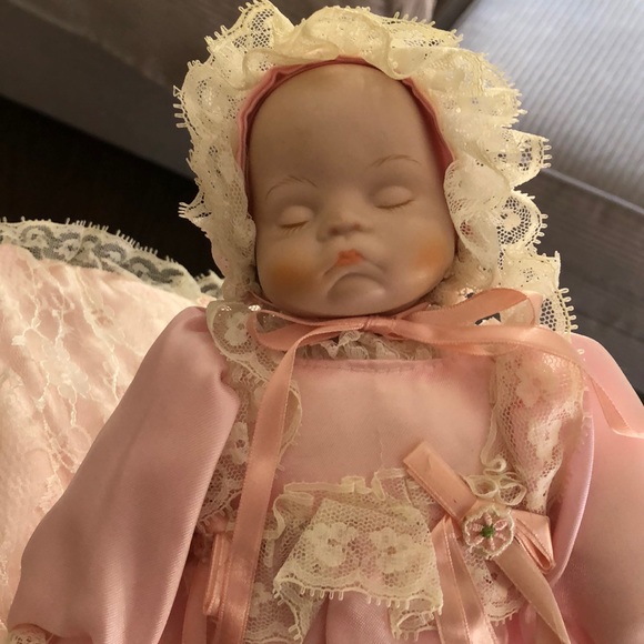 Doll Collection 1989 - Picture 3 of 3